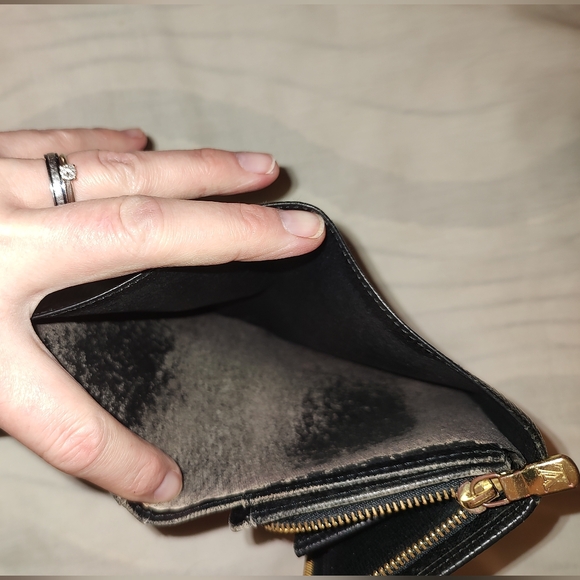 Louis Vuitton GUC+ Epi Porte-Monnaie Billets Tresor Wallet Black (W168) - Picture 5 of 13